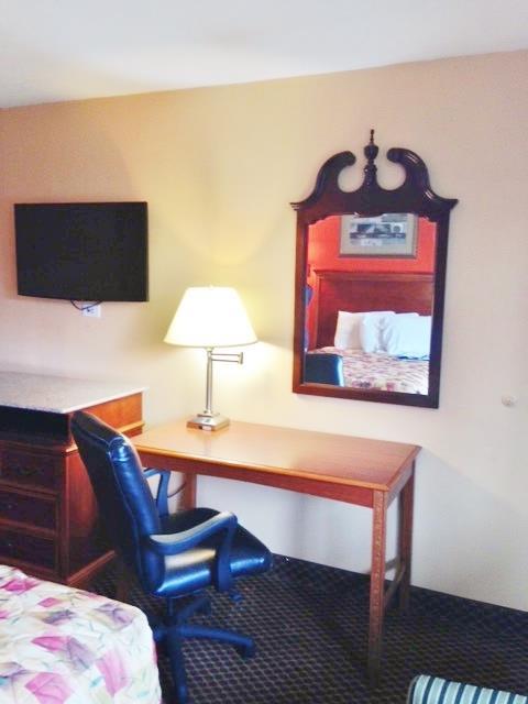 Americas Best Value Inn Forest Camera foto