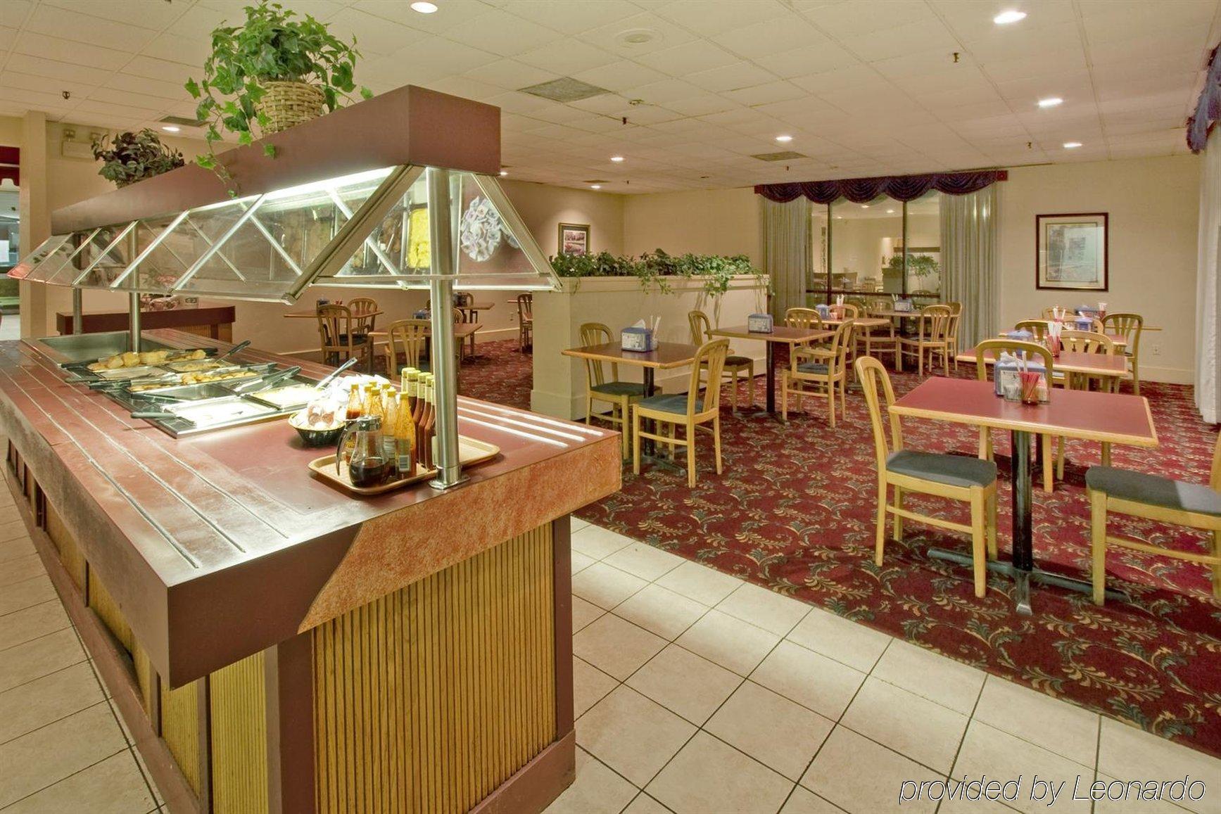 Americas Best Value Inn Forest Ristorante foto