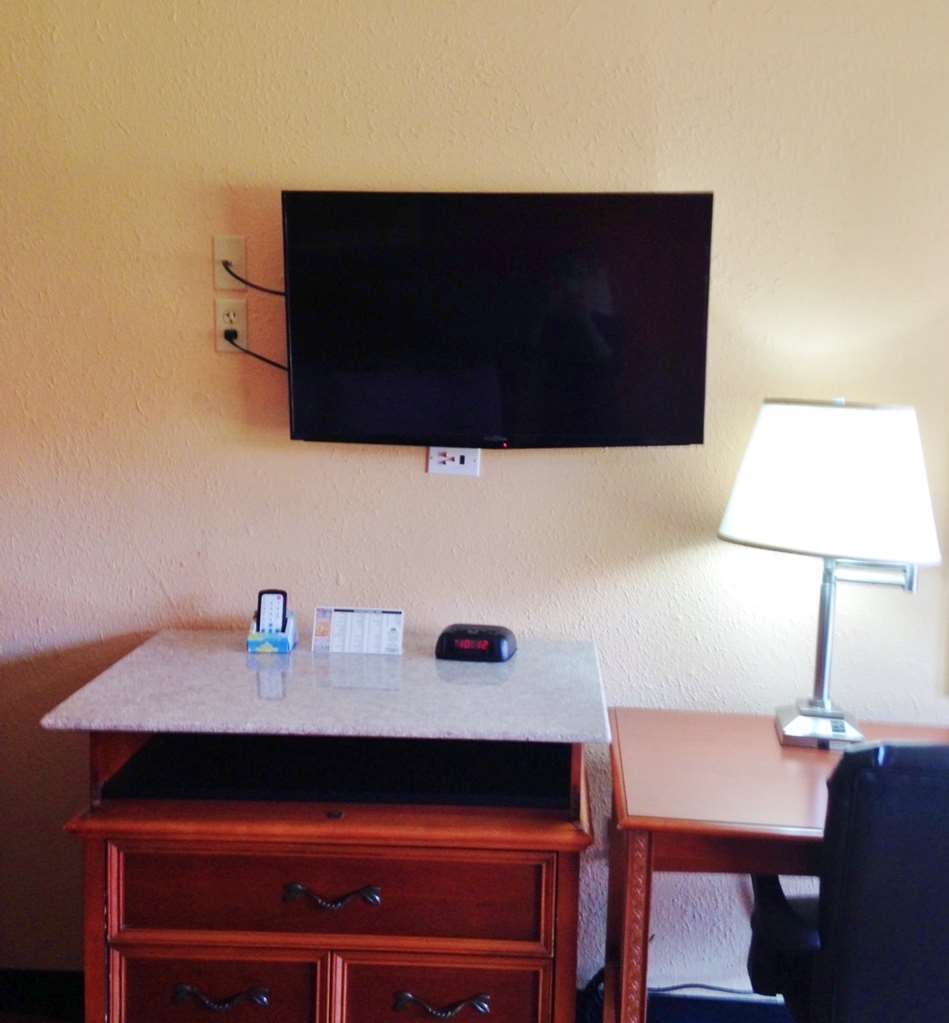 Americas Best Value Inn Forest Camera foto