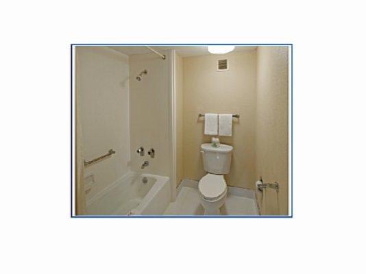 Americas Best Value Inn Forest Camera foto